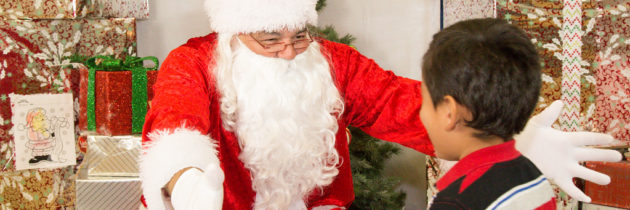 A merry greeting from Santa at Holiday Extravaganza 2017